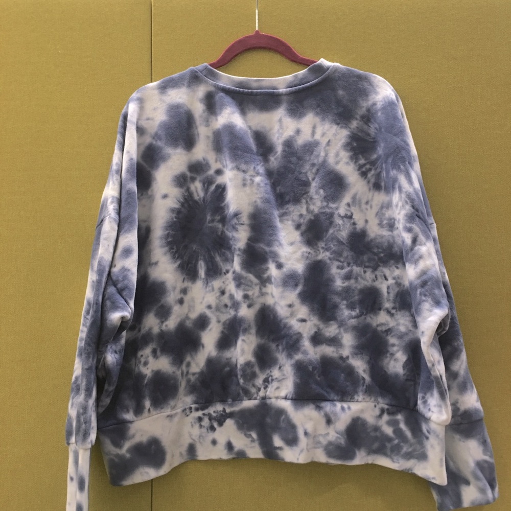 Old Navy tie dyed crop sweatshirt